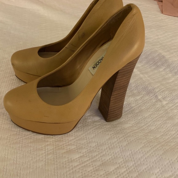 Shoes - Picture 2 of 8